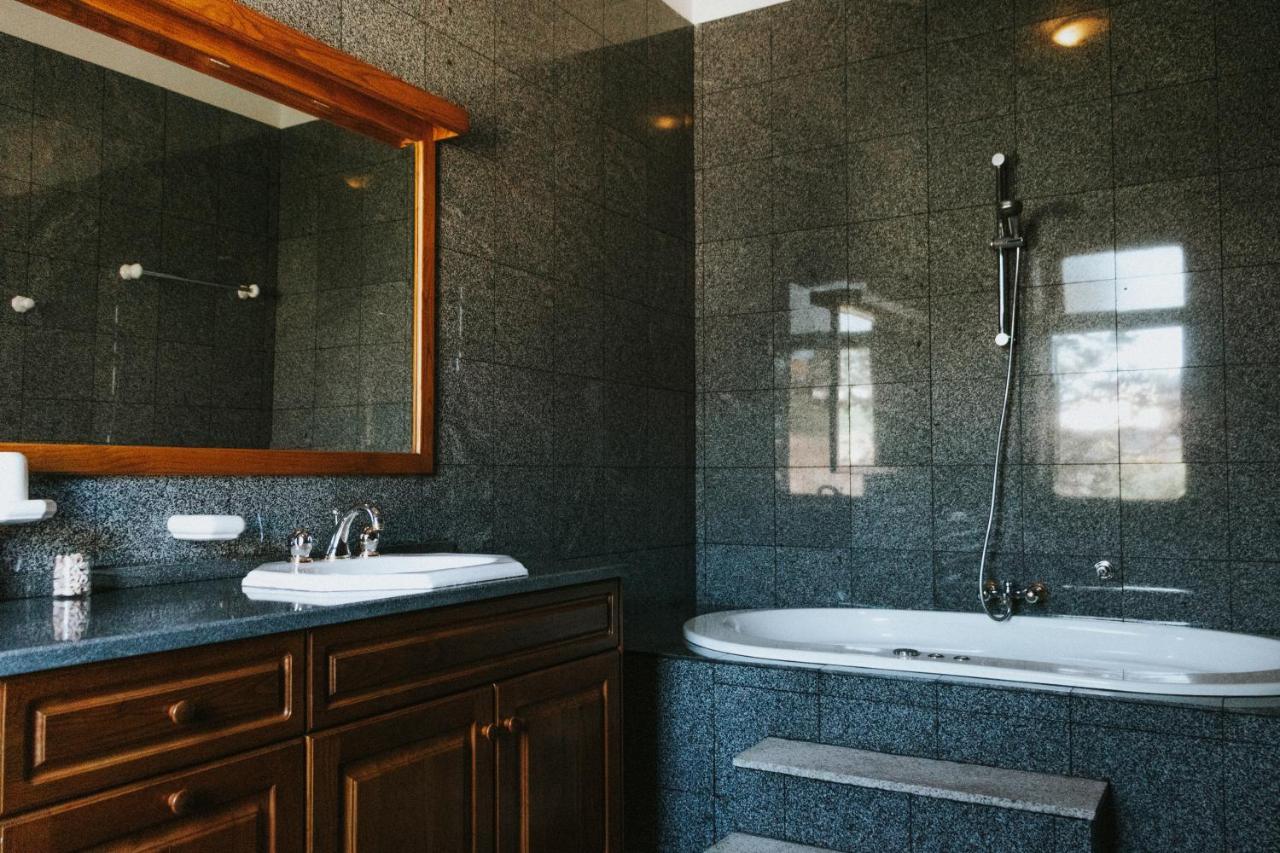 Casa Dos Vales - Luxury Villa Penafiel Eksteriør billede